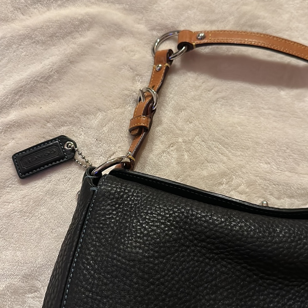 Coach black pebbled leather shoulder handbag - Picture 2 of 12